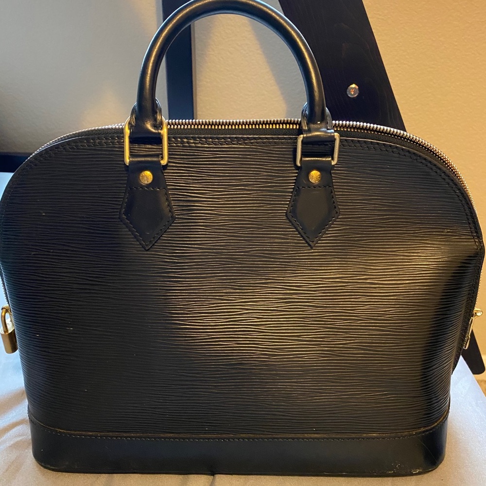 LV Purse
